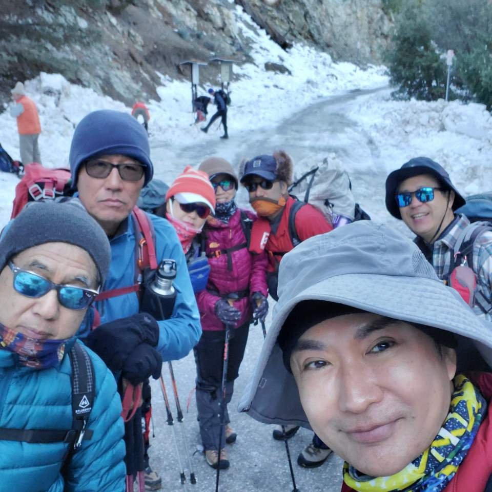 1/4/2020. Mt.Baldy  (10,064 ft, 3,900 ft gain,  8.4 mi)